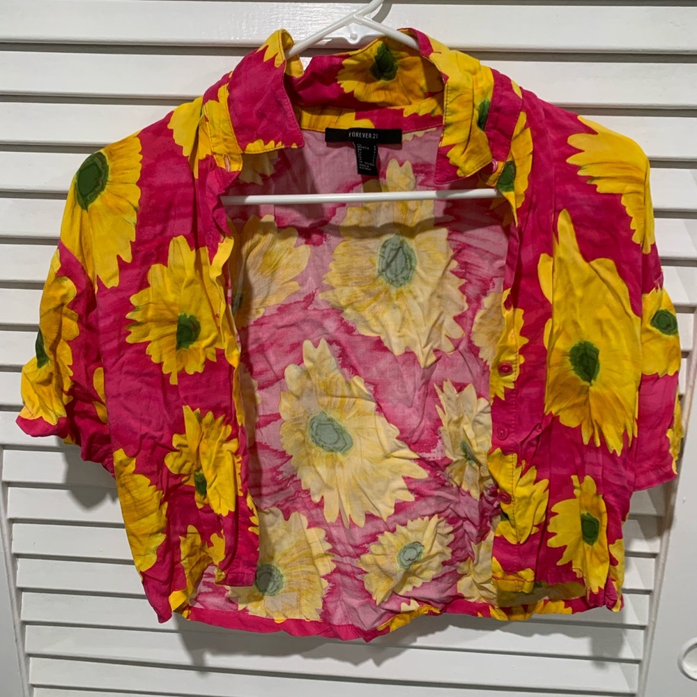 Size S Cropped Button Up